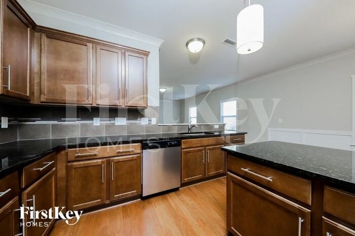 Building Photo - 3747 Littlebrook Dr