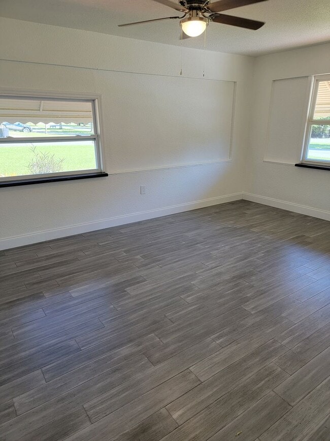 Building Photo - Gorgeous 3/2 in Beverly Hills