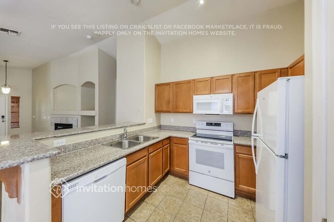 Building Photo - 17235 W Elaine Dr