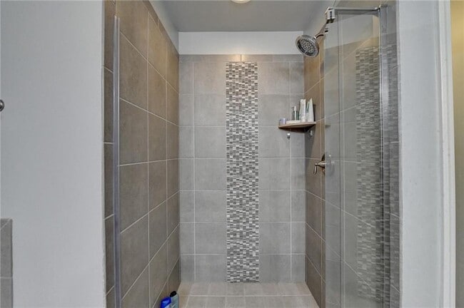 Building Photo - 2185 Mission View Dr NW