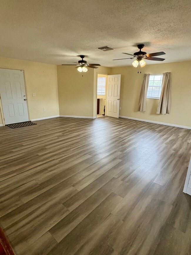 Building Photo - Spacious 3/2 on large lot in Paradise Park (Ft. Pierce) W/ LAWN CARE INCLUDED