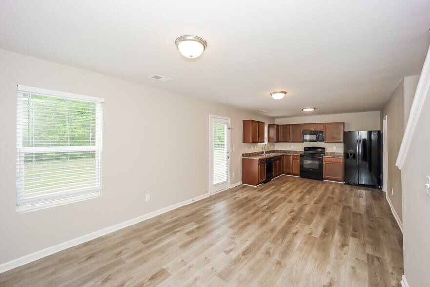 Building Photo - 318 Freeman Cir