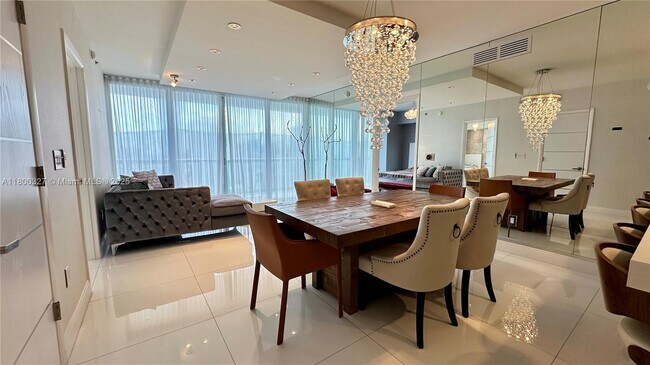 Building Photo - 495 Brickell Ave