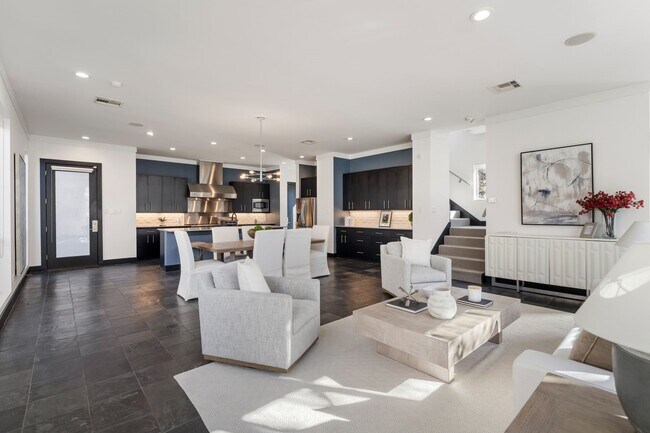 Building Photo - 162 Vieux Carre Dr