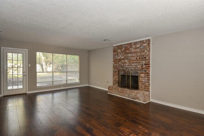 Building Photo - 1831 Willow Point Dr