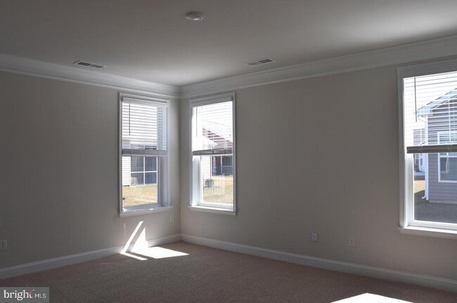 Building Photo - 24243 W Cypress Wy
