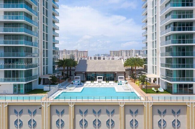 Building Photo - 300 Sunny Isles Blvd