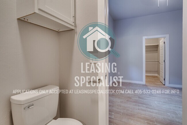 Building Photo - AMAZING NORMAN HOME AVAILABLE TO PRE-LEASE...