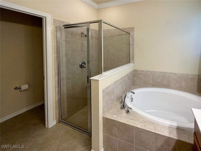 Building Photo - 2350 Heydon Cir E