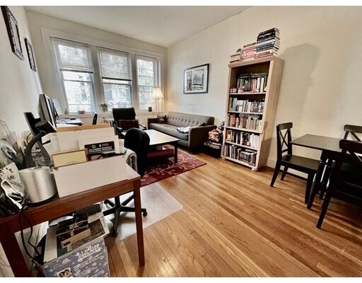 Building Photo - 73 Martin St