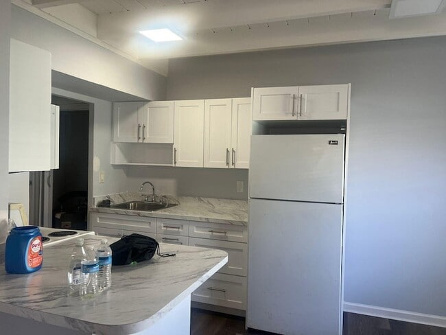 Building Photo - 515 N D St