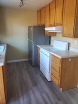 Kitchen - 991 Wren Dr
