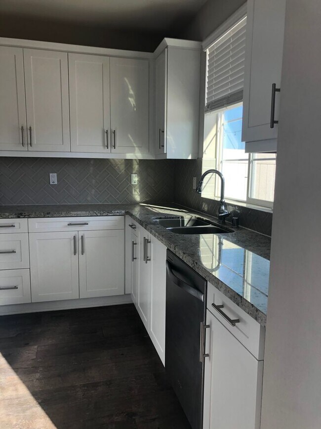 Building Photo - 16353 Veridian Cir