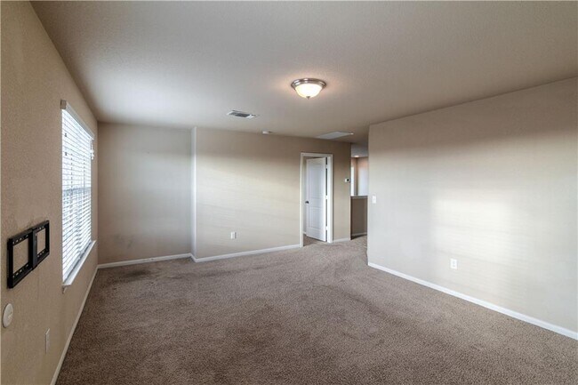 Building Photo - 137 Moulins Ln