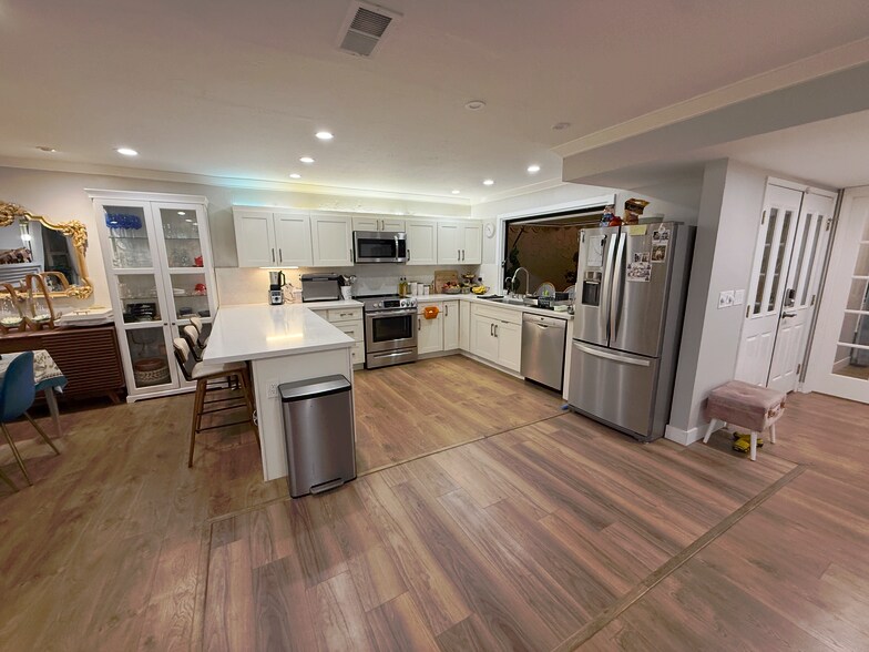 Building Photo - 109 El Porton