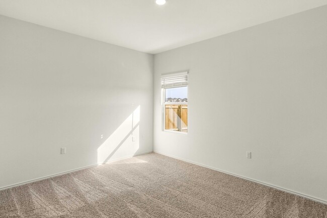 Building Photo - 5912 Eden Dr