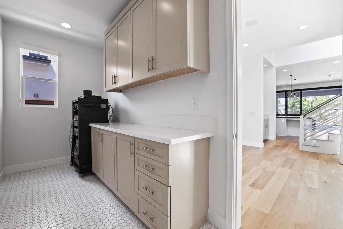 Building Photo - 1650 Murano Pl