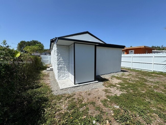 Building Photo - 1794 NW 74th Ter