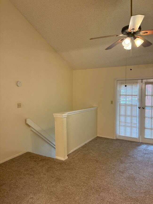 Building Photo - 1BR/1.5BA w/ Fireplace • Balcony • Pool Access in San Antonio