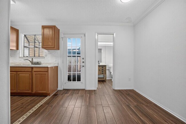 Building Photo - 8400 Jamestown Dr