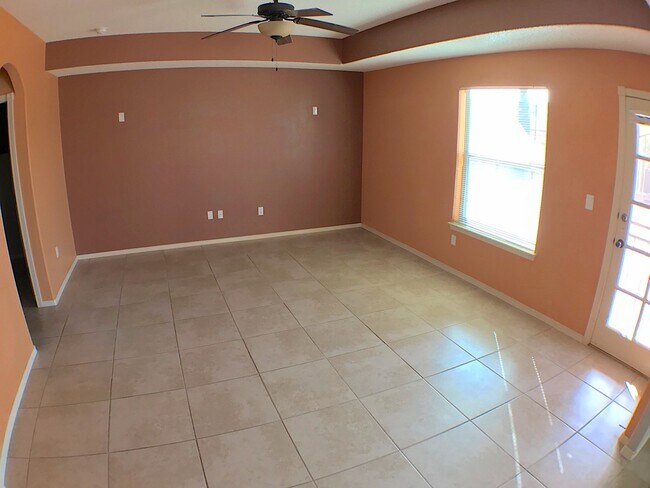 Building Photo - Northeast El Paso 3 Bed Refrig A/C