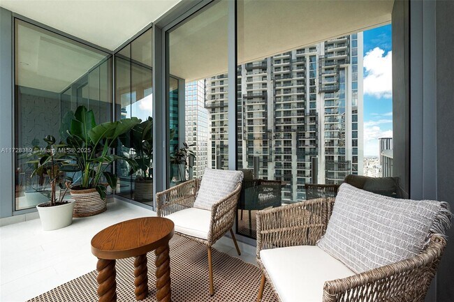 Building Photo - 300 Biscayne Blvd Way
