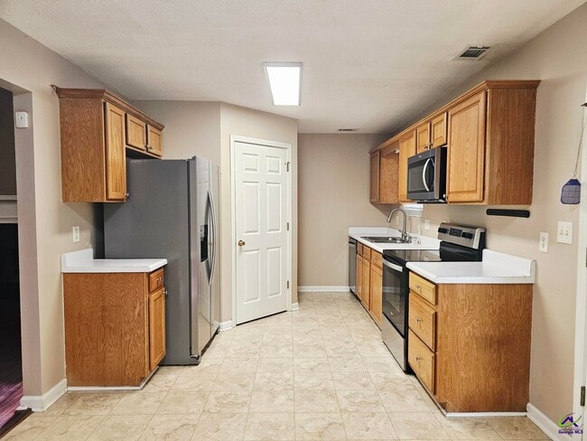 Building Photo - 217 Willis Creek Rd