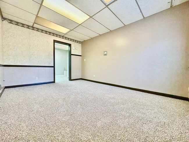 Building Photo - 2621 S Michigan St