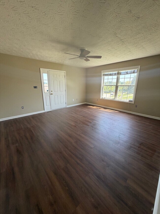 Building Photo - 128 Bay Hill Dr