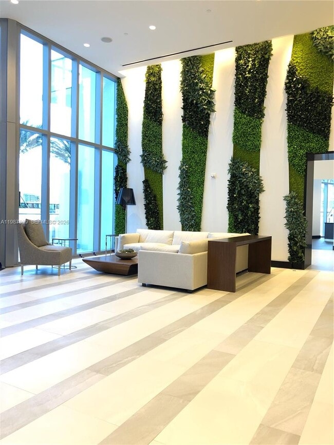 Building Photo - 851 NE 1st Ave