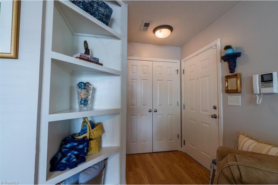 Building Photo - 4320 Cedarcroft Ct