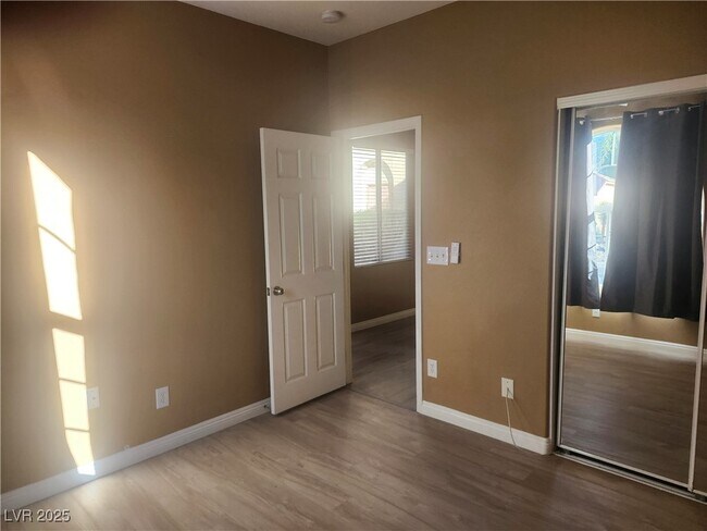 Building Photo - 5154 Walbrook Ln