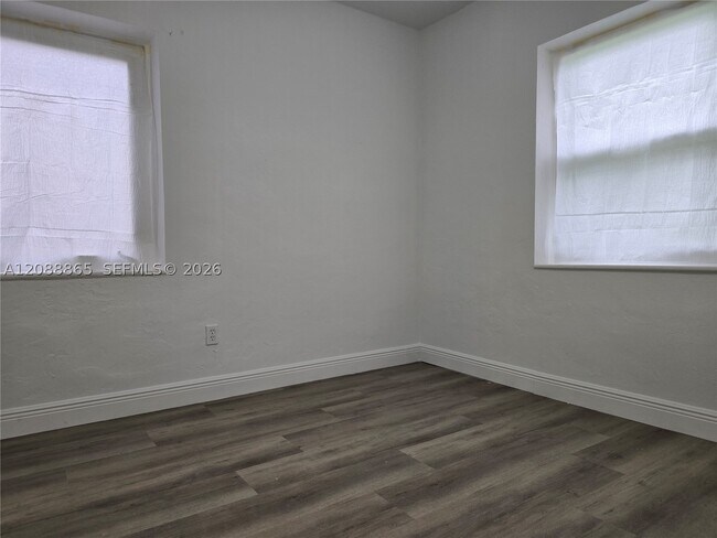 Building Photo - 2137 SW 59th Ave