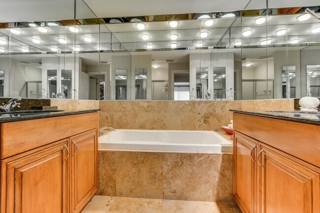 Building Photo - 2312 Las Casitas Dr