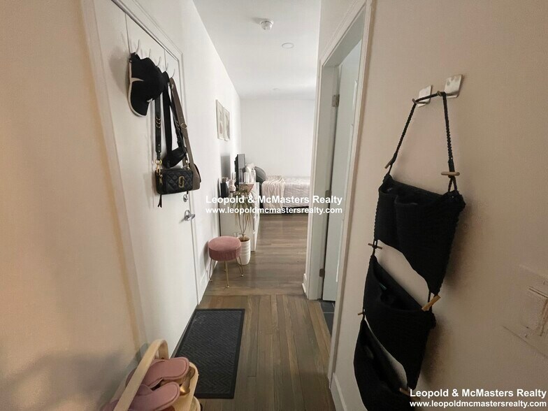 Building Photo - 15 Peterborough St