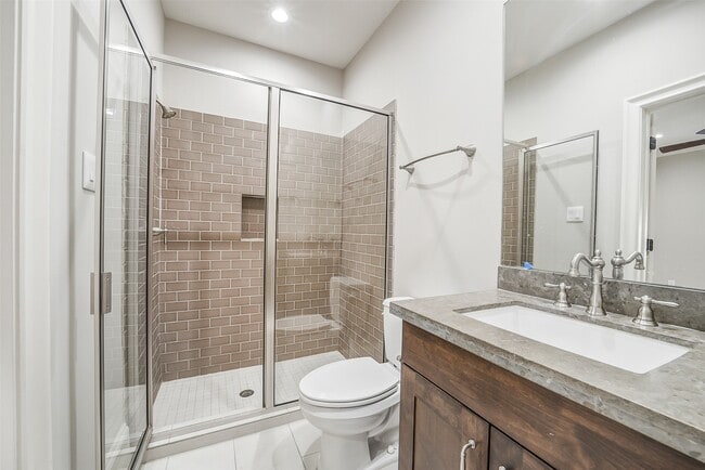 Building Photo - 1618 Rosewood St