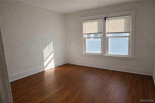 Building Photo - 196 Englewood Ave