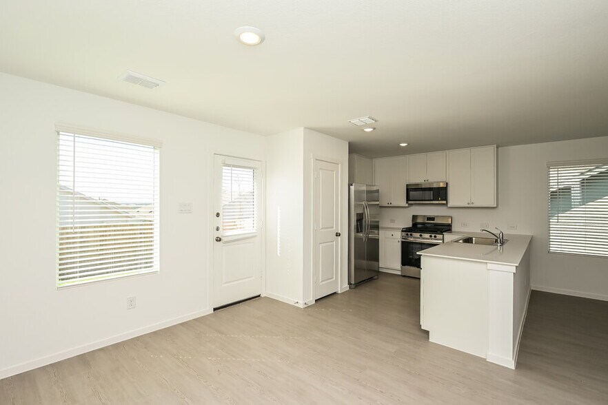 Building Photo - 10721 Revolver Dr