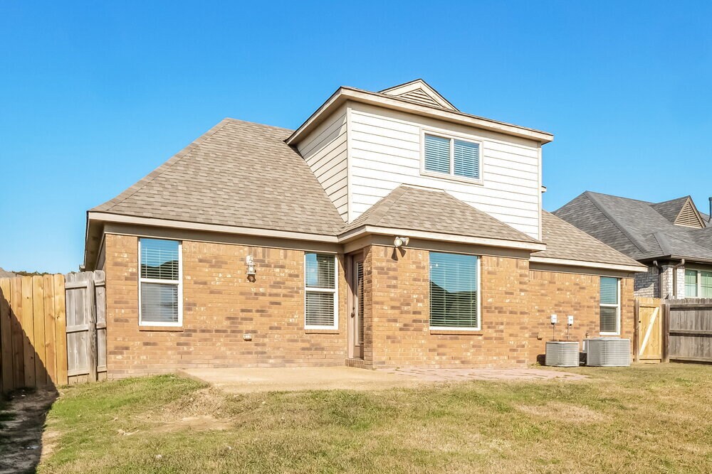 Building Photo - 40 Willow Springs Ln