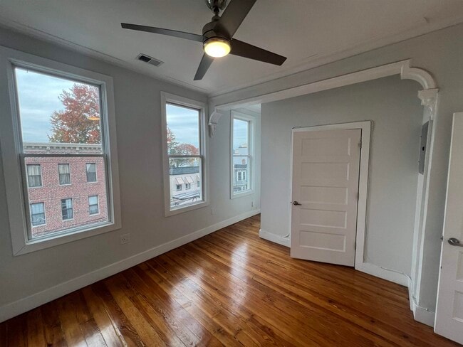 Building Photo - 157 Sherman Ave