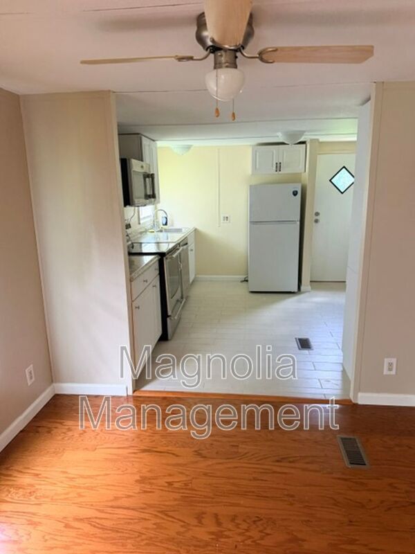 Building Photo - 209 Gillburg Estates Ct