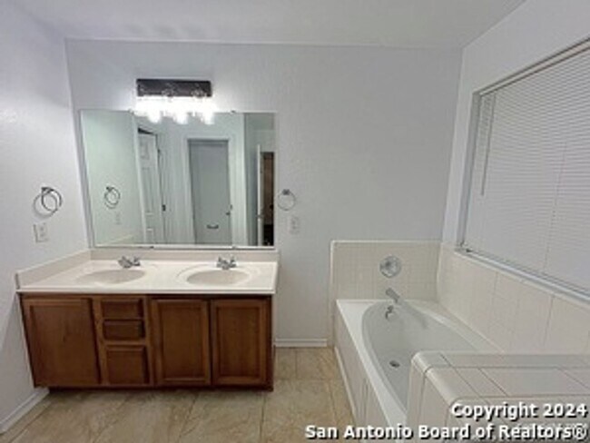 Building Photo - Spacious Floorplan in Laurel Mountain Ranch - Ready for Move in!