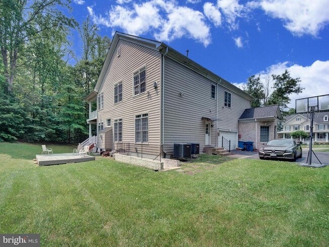 Building Photo - 9205 Frst Grns Dr