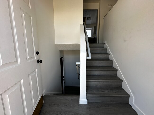 Building Photo - Charming 3-Bedroom Home for Rent in a Tranquil Neighborhood