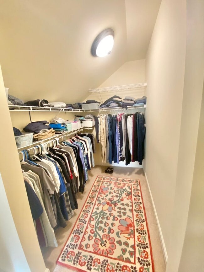 Building Photo - Furnished 2 or 3 bedroom condo Essex Junction SHORT TERM LEASE