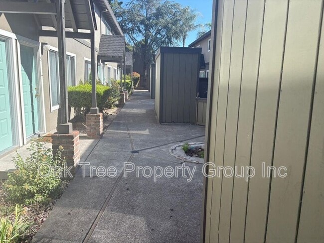 Building Photo - 625 F St