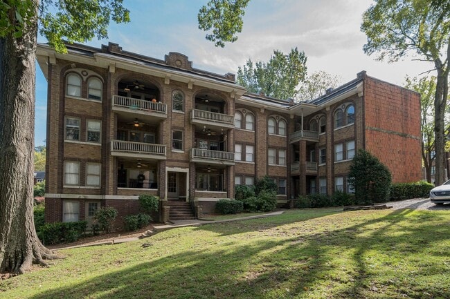 Interior Photo - Montcalm Apartments