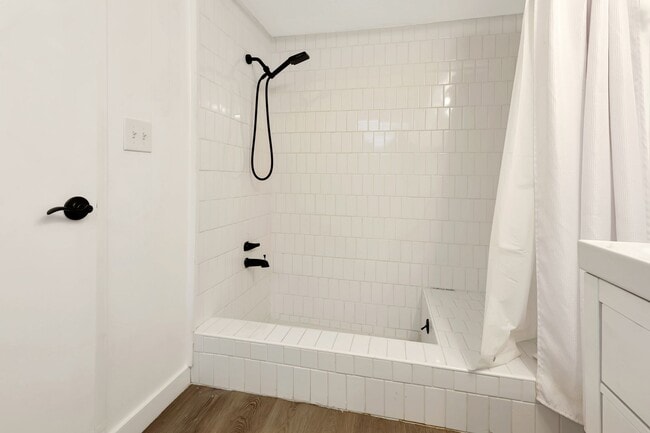 Building Photo - 3BR Pet-Friendly Rental w/ Large Fenced Backyard & Screened-in Lanai