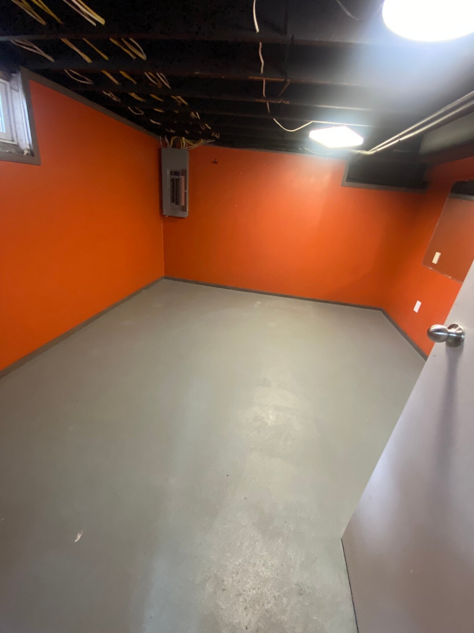 Building Photo - 817 Hiawatha Dr