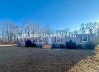 Building Photo - Spacious 4 bedroom home minutes to Downtown Farmville
